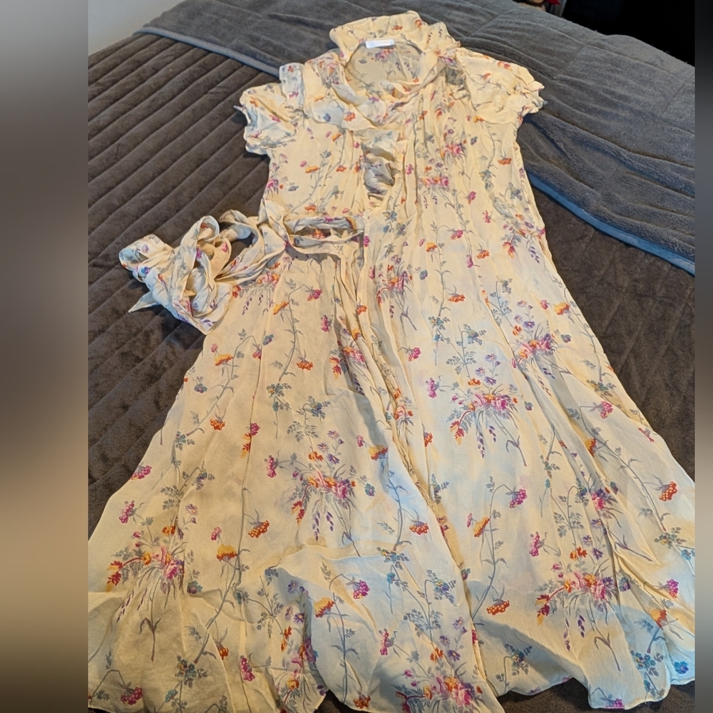 last call. Vintage Badgley Mischka 100%silk